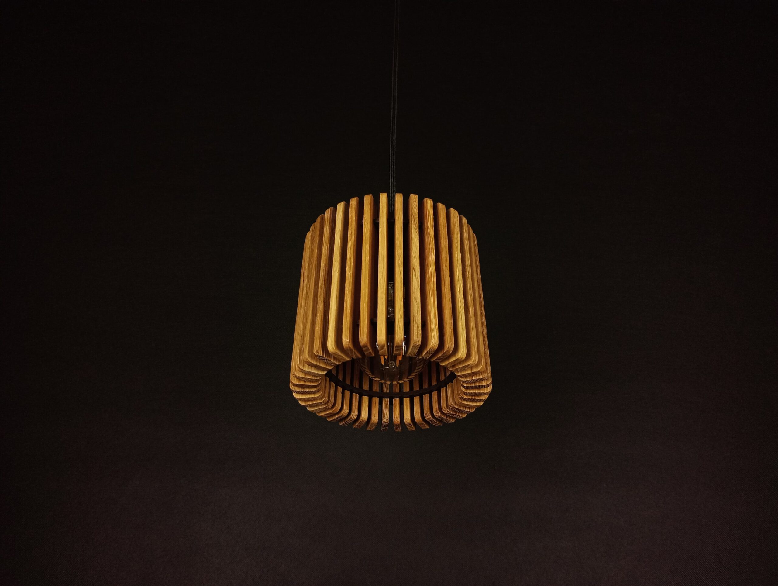 Drewniany okrągły abażur