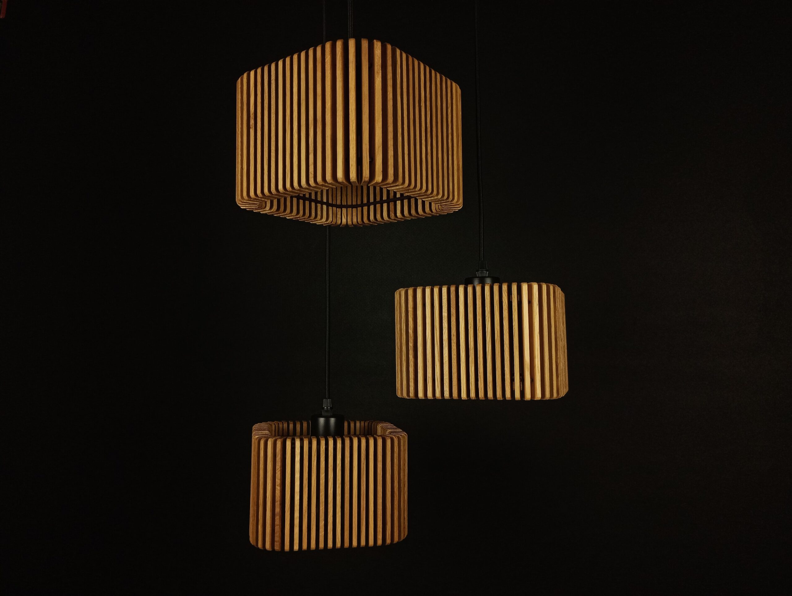 Lampa potrójna kwadraty średnie w pionie - obrazek 2