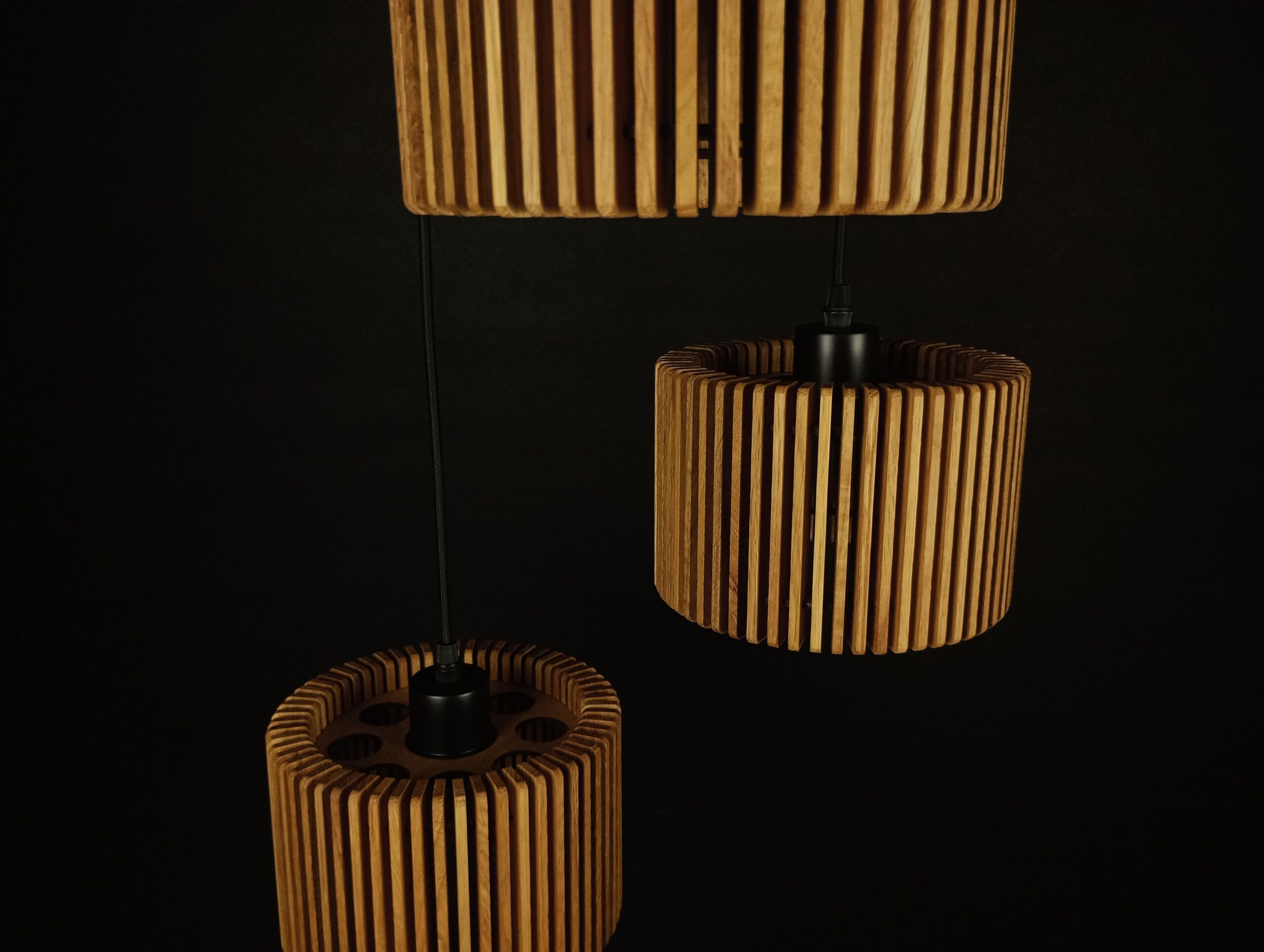 Lampa potrójna okręgi średnie w pionie - obrazek 2