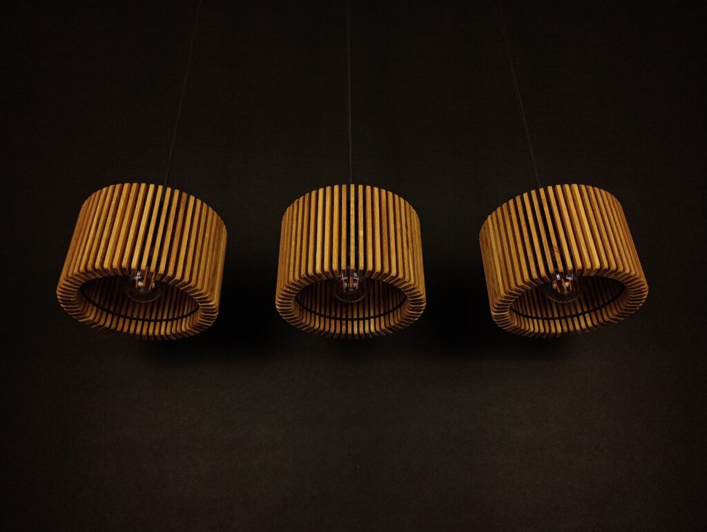 Potrójna lampa nad stolik dębowa wisząca