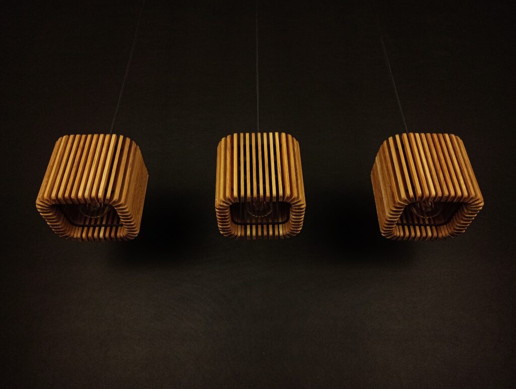 Lampa loft do kuchni potrójna drewniana